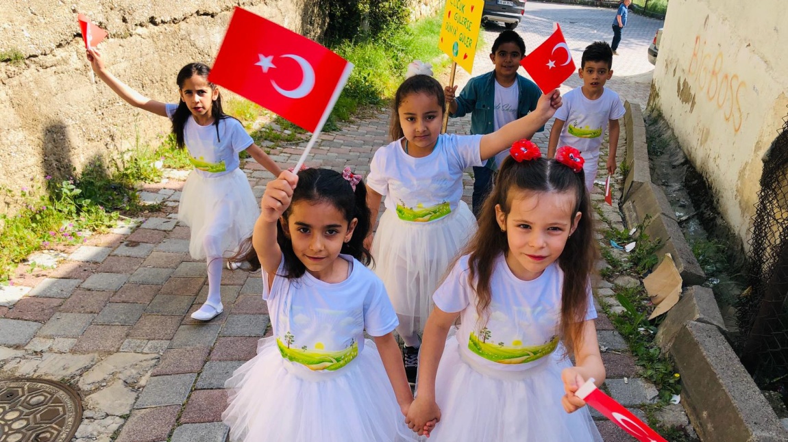 EN BÜYÜK BAYRAM BU BAYRAM HERKESE KUTLU OLSUN !